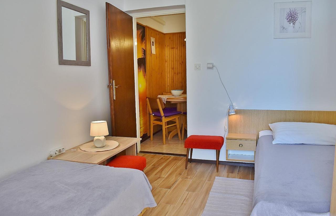 Apartments Zenko Раб Экстерьер фото